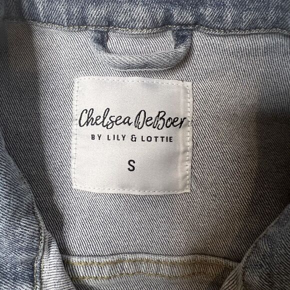 Lauriebelles Chelsea DeBoer by Lily & Lottie Light Wash Jean Jacket Size Small - Picture 5 of 11
